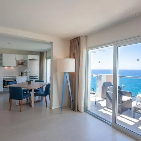 Superior 2 Bedroom Penthouse, Almost On The Beach. Apartment *