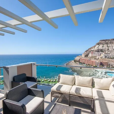 Superior 2 Bedroom Penthouse, Almost On The Beach. アパート